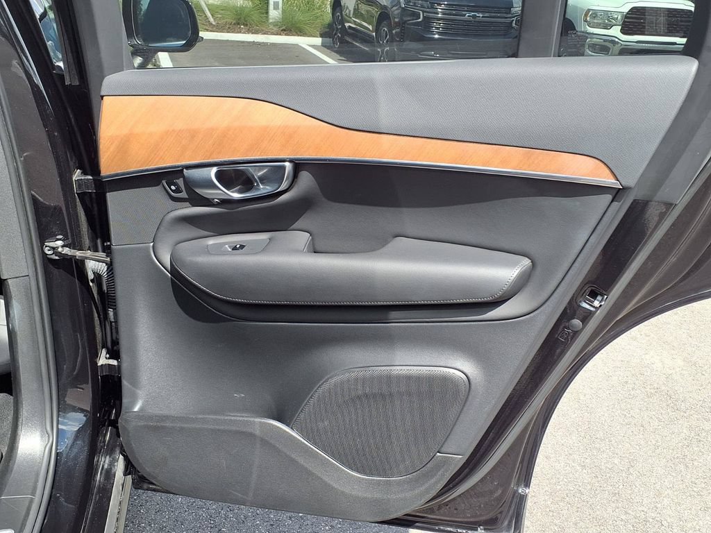 Used 2024 Volvo XC90 B6 Plus AWD/4WD image 13