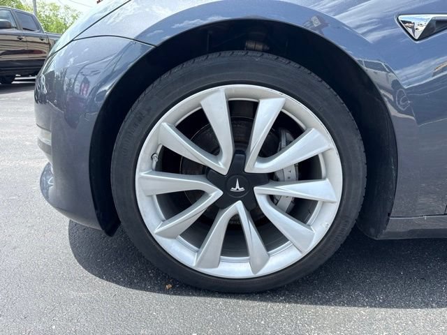Used 2018 Tesla Model 3 Mid Range RWD image 12