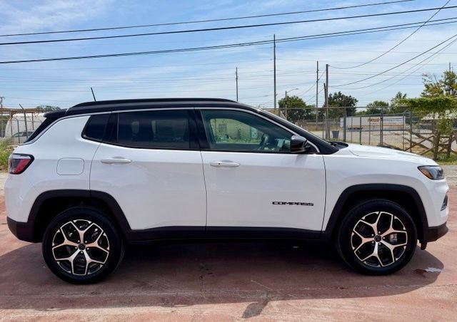 New 2026 Jeep Compass Limited AWD/4WD image 4