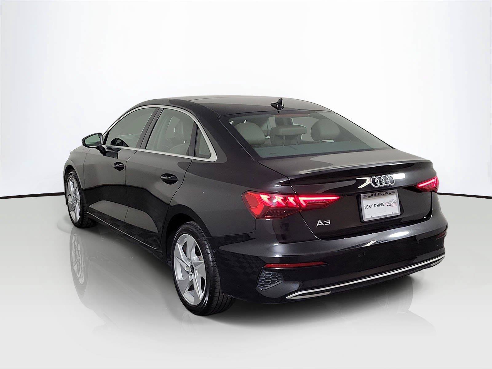 Used 2024 Audi A3 2.0T Premium FWD image 4