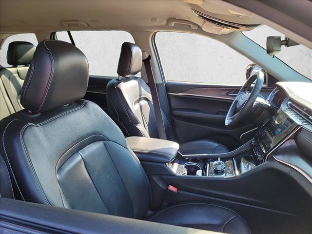 Used 2022 Jeep Grand Cherokee Limited AWD/4WD image 12