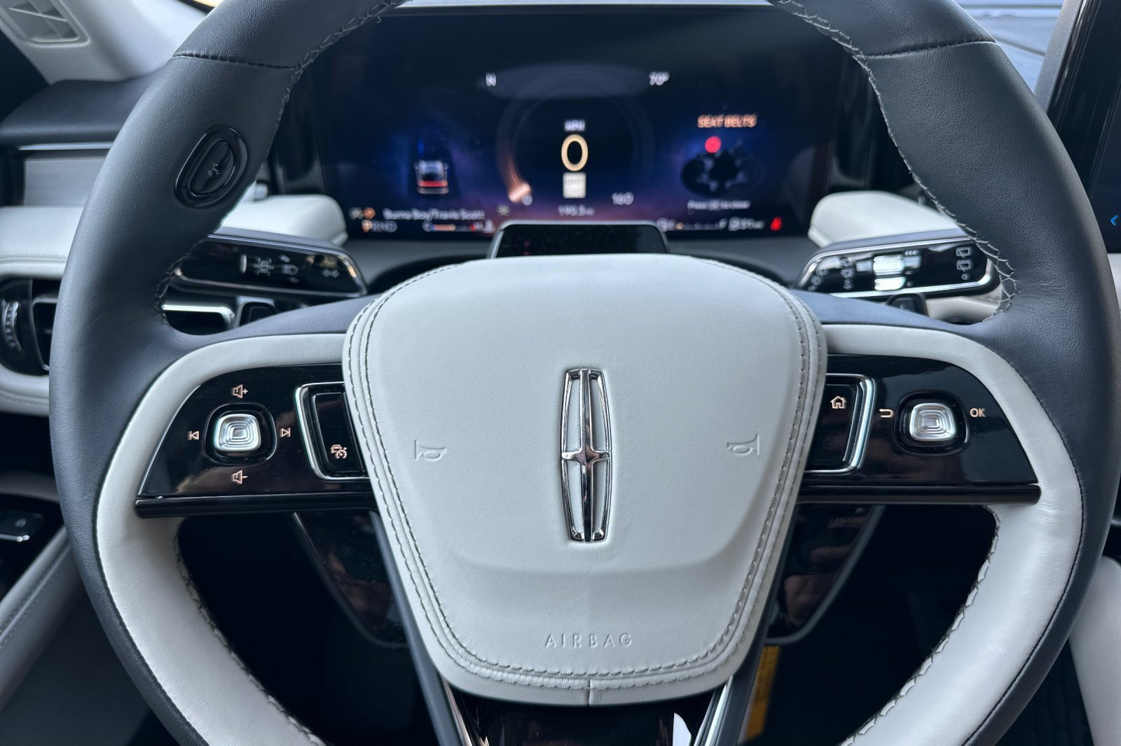 New 2025 Lincoln Aviator Reserve w/ Luxury Package image 24
