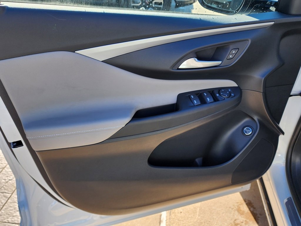 New 2026 Buick Envista Avenir image 13