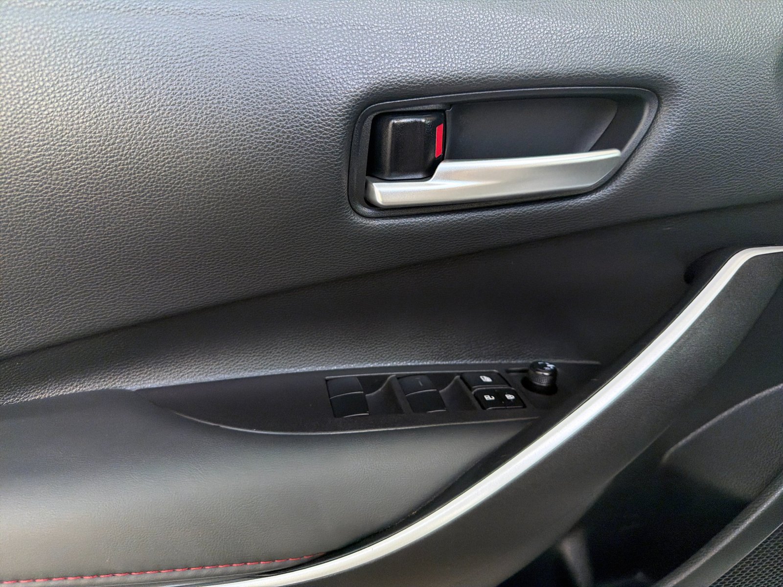Used 2025 Toyota Corolla SE FWD image 10