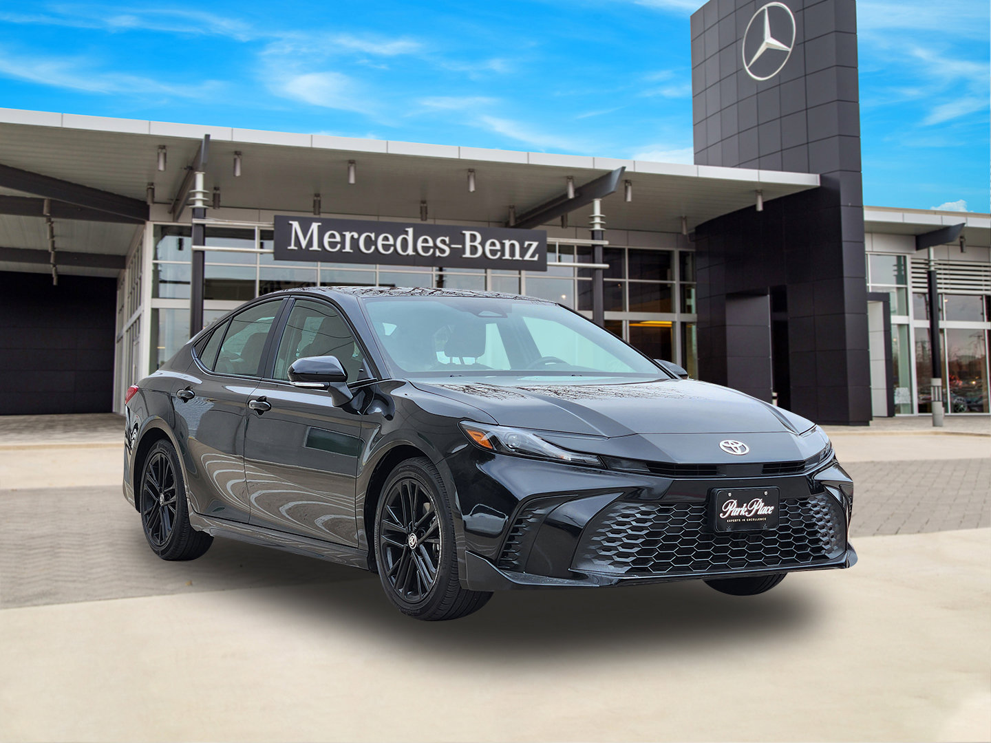 Used 2025 Toyota Camry LE image 2