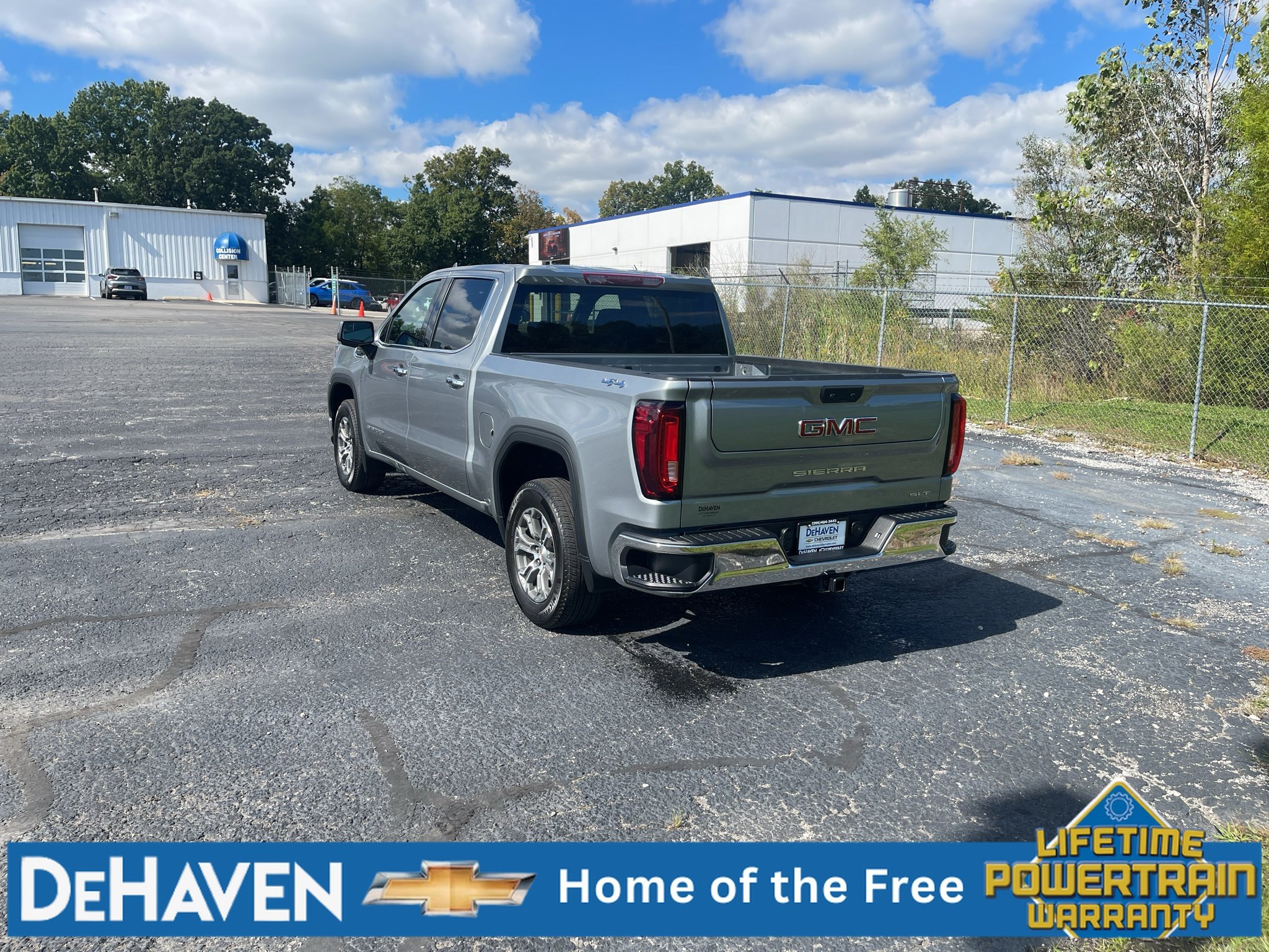 Used 2025 GMC Sierra 1500 SLT AWD/4WD image 3