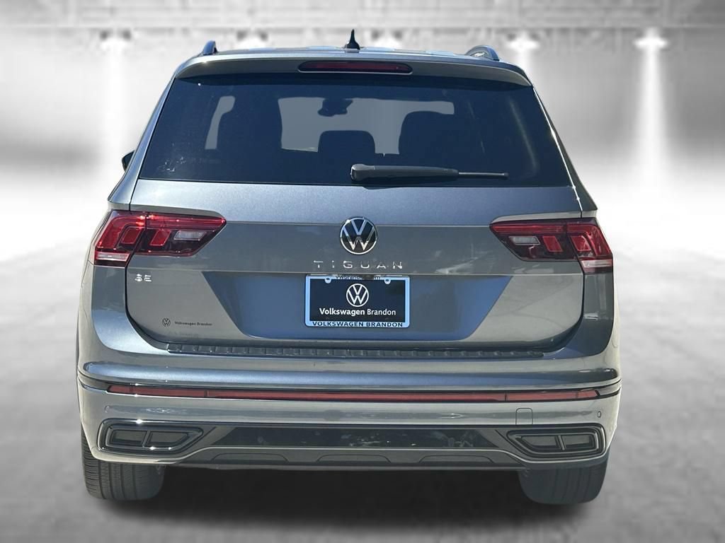 Certified 2023 Volkswagen Tiguan SE R-Line FWD image 4