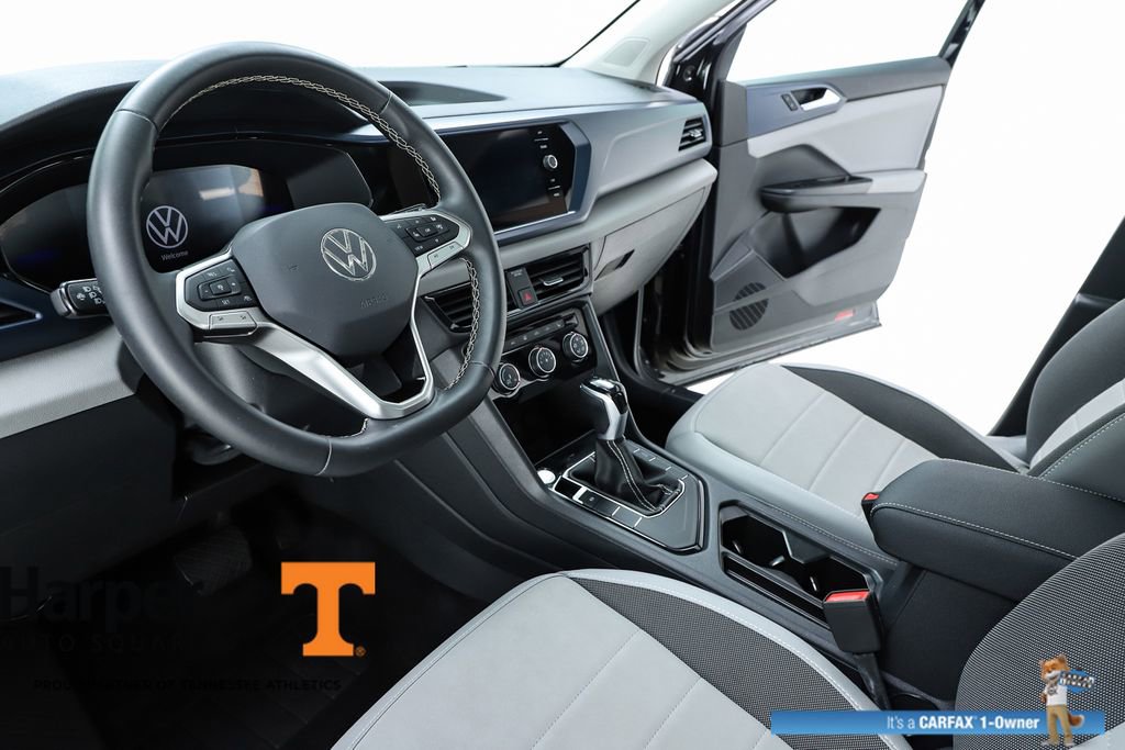 Used 2023 Volkswagen Taos SE w/ Panoramic Sunroof Package image 56
