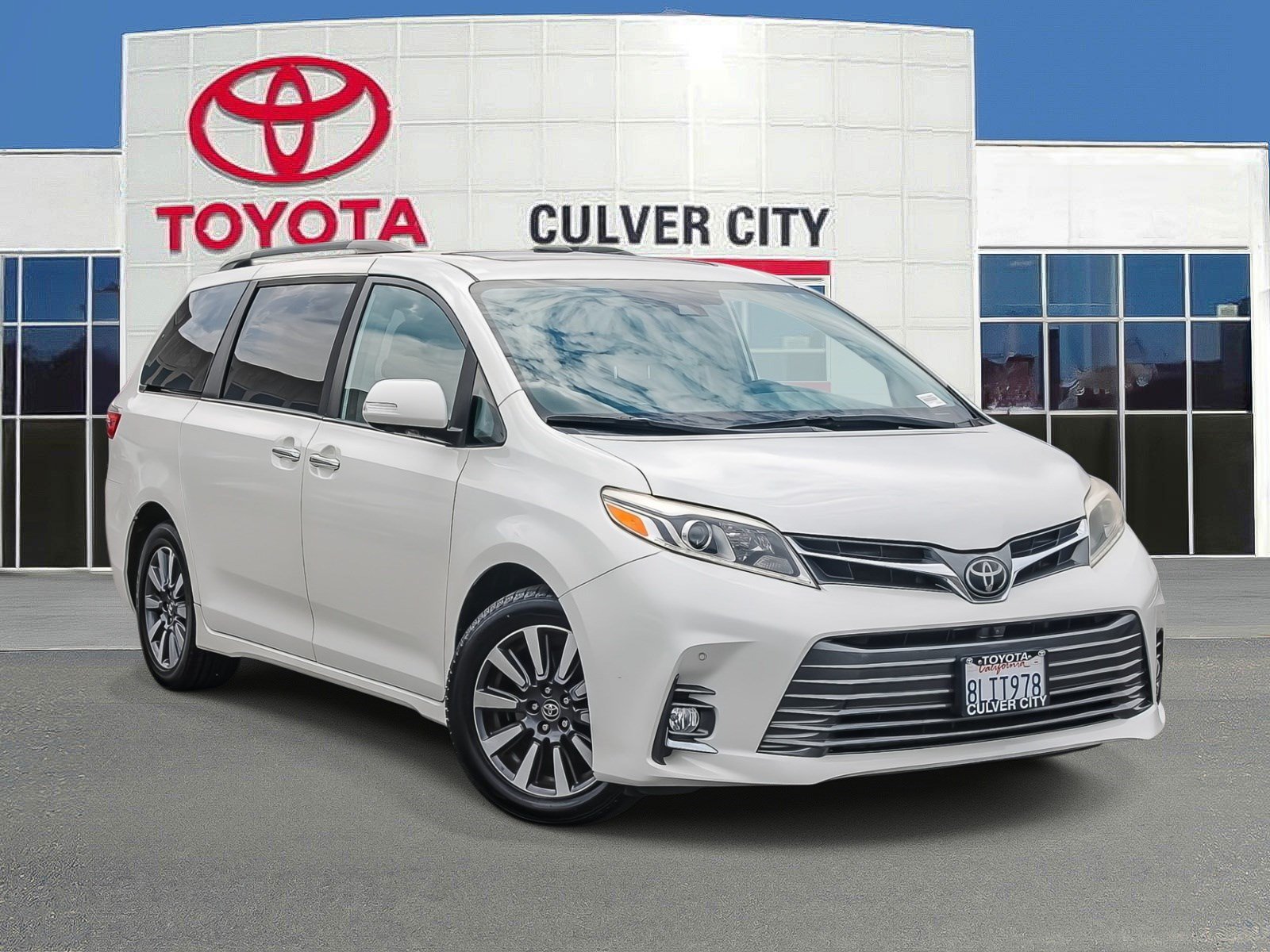 Used 2020 Toyota Sienna Limited Premium w/ Carpet Mat Package FWD video 1