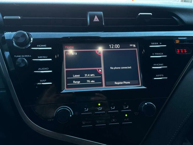 Used 2019 Toyota Camry LE image 16