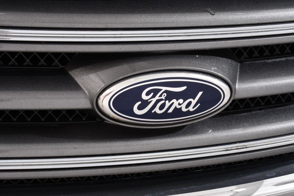 Used 2013 Ford Taurus Limited FWD image 21
