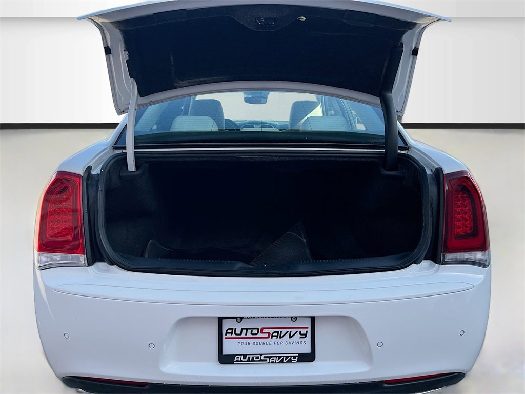 Used 2023 Chrysler 300 Touring L image 27