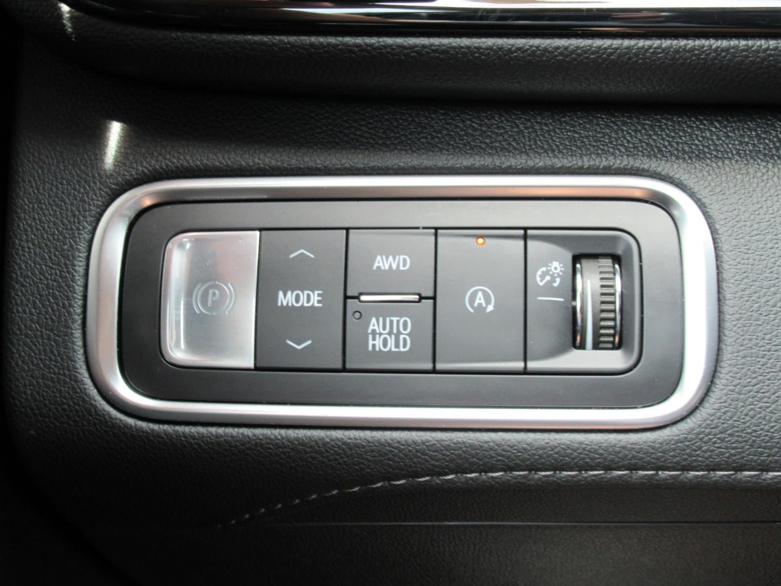 Used 2025 Buick Enclave Avenir w/ Super Cruise Package AWD/4WD image 22