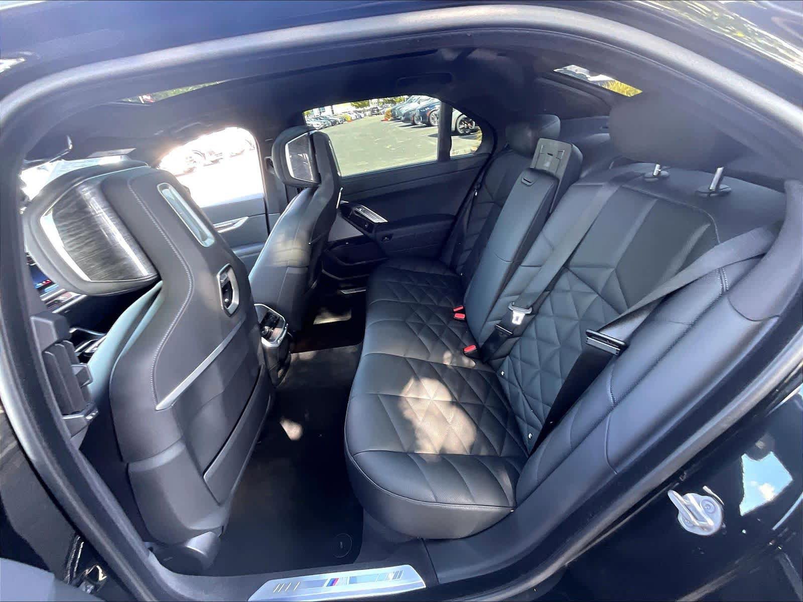 Certified 2023 BMW 740i RWD image 28