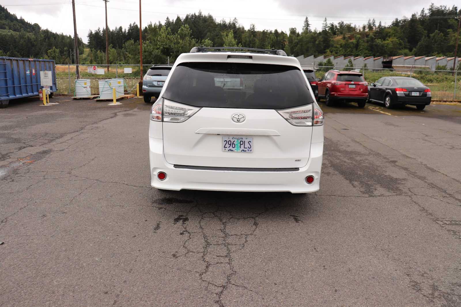 Used 2014 Toyota Sienna SE FWD image 6