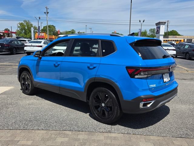 New 2026 Volkswagen Taos SE FWD image 9