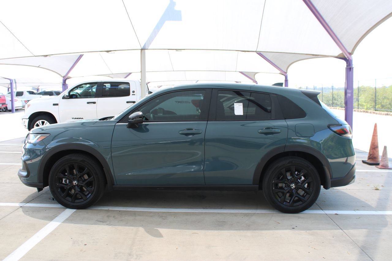 Used 2025 Honda HR-V Sport image 2