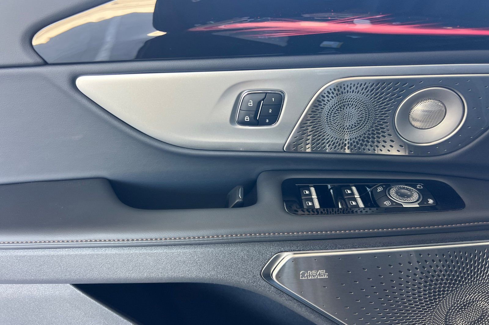 New 2026 Lincoln Nautilus Reserve AWD/4WD image 9