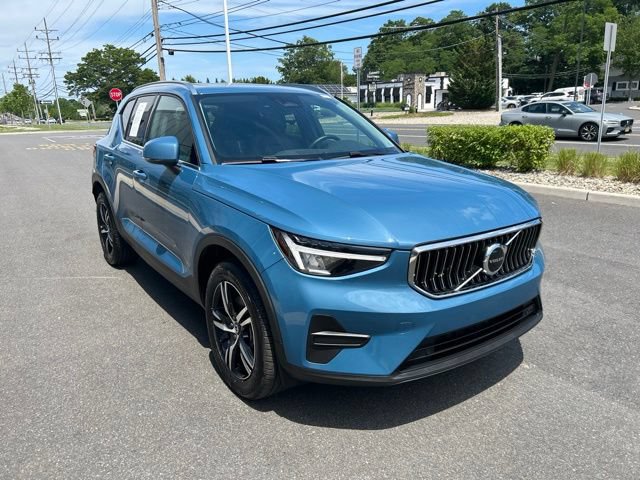 Certified 2025 Volvo XC40 B5 Core AWD/4WD image 6