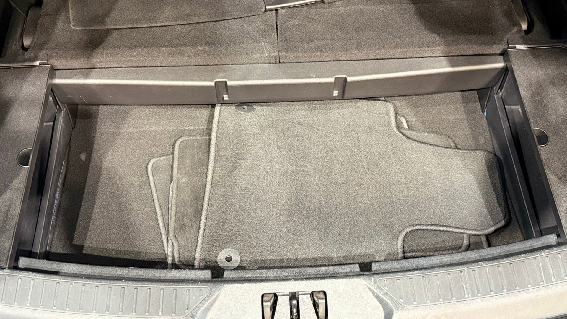 Used 2021 Ford Explorer Limited w/ Equipment Group 301A image 39