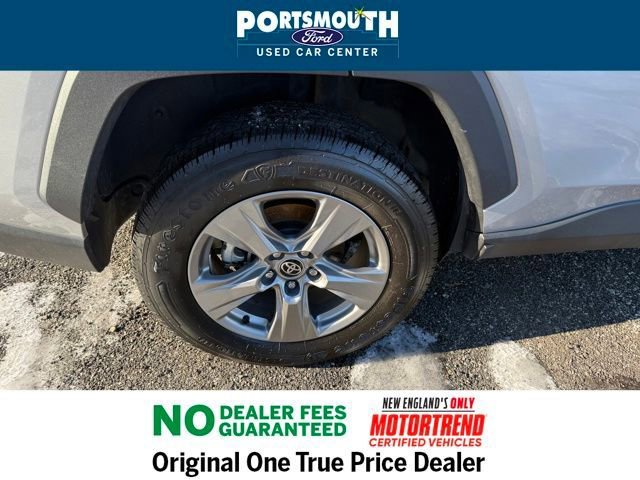 Used 2024 Toyota RAV4 XLE AWD/4WD image 30