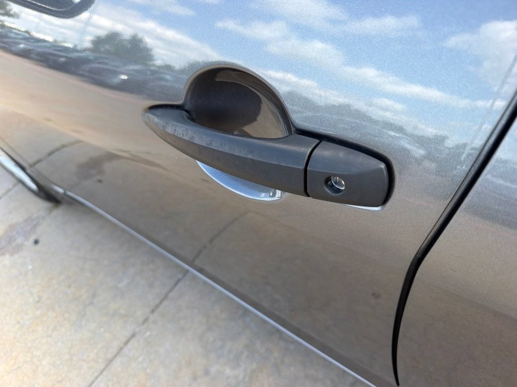 Used 2025 Nissan Sentra S FWD image 11