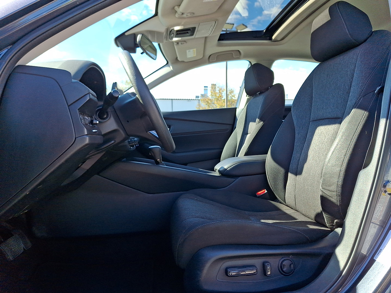 Used 2023 Honda Accord EX image 13