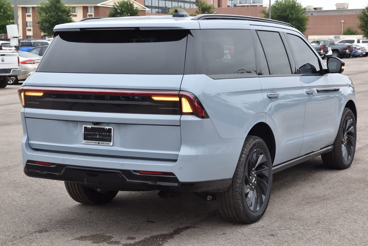 New 2026 Lincoln Navigator Reserve AWD/4WD image 7