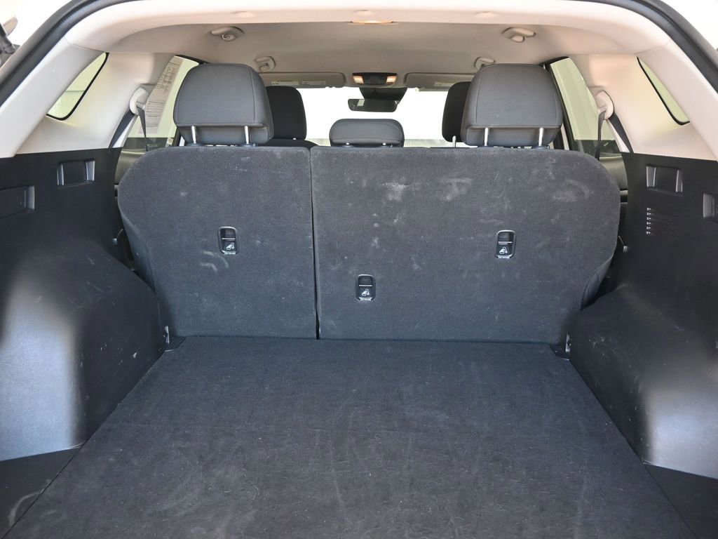 Used 2024 Kia Sportage LX image 17