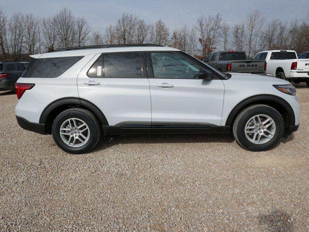 New 2026 Ford Explorer Active image 3