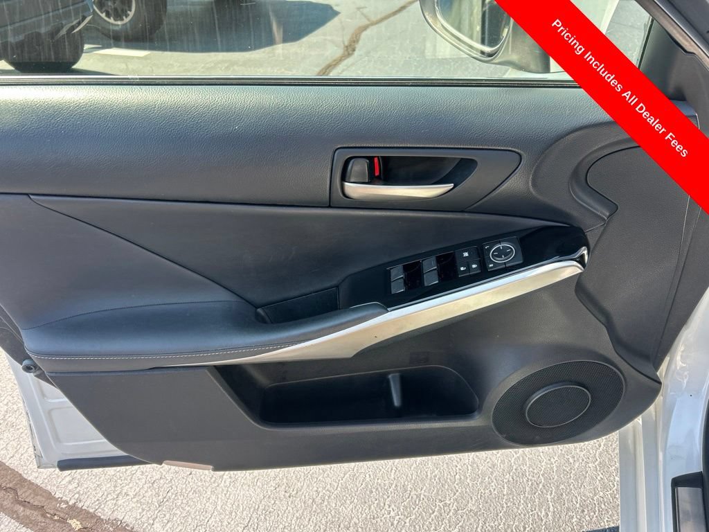 Used 2017 Lexus IS 200t w/ Premium Package RWD image 4