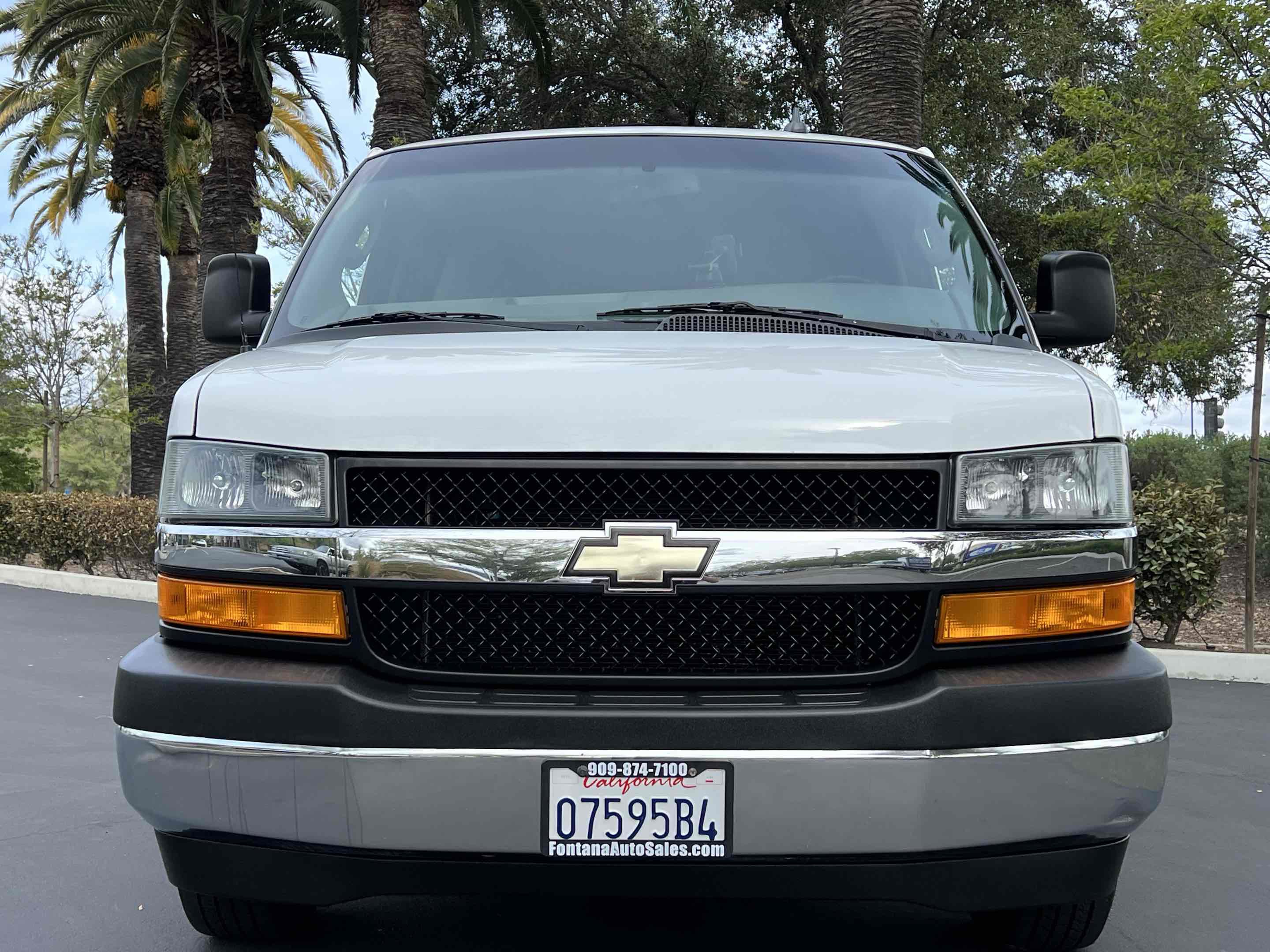 Used 2018 Chevrolet Express 3500 LT w/ LT Preferred Equipment Group RWD image 68