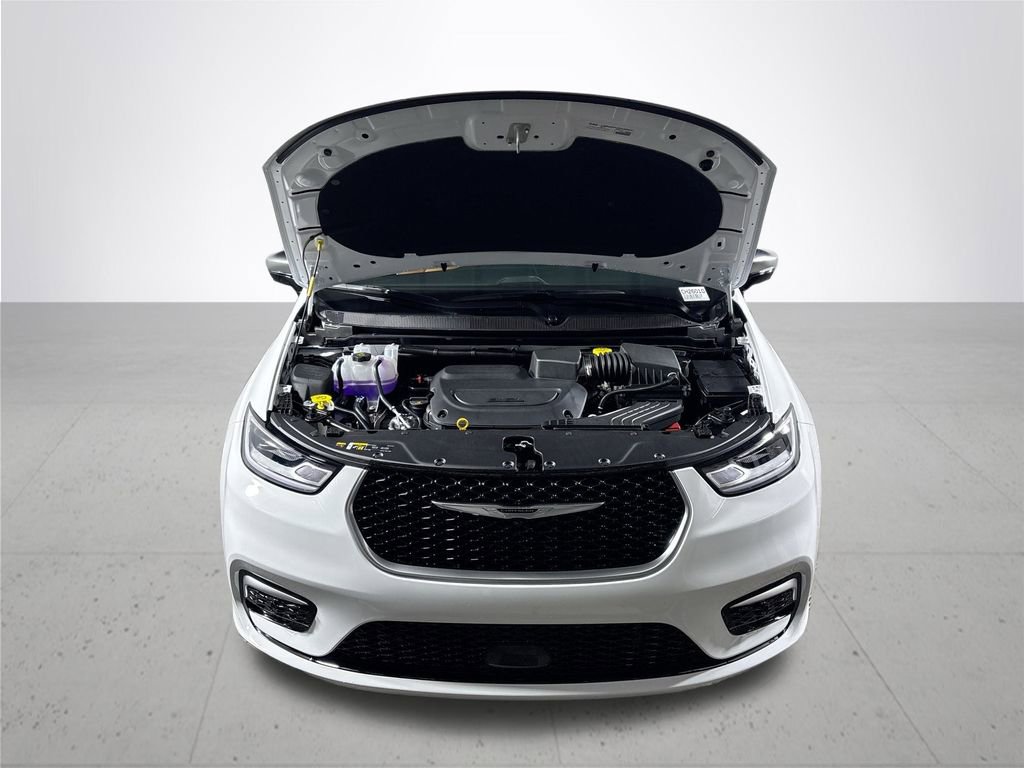 New 2026 Chrysler Pacifica Pinnacle image 22