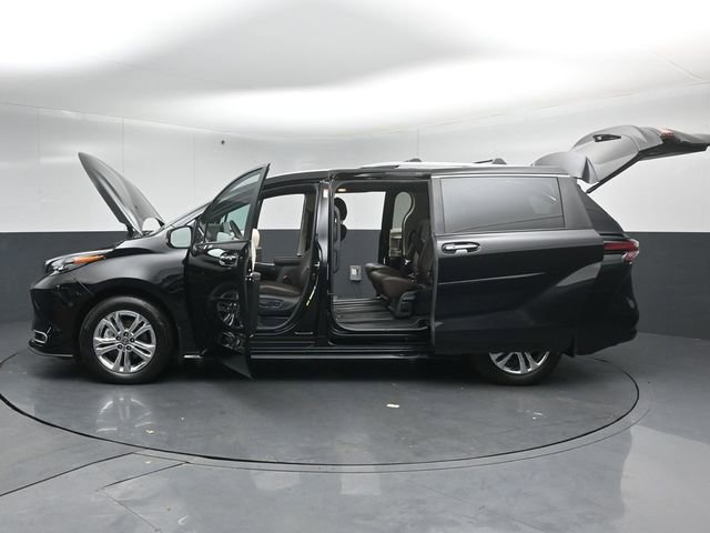 Used 2024 Toyota Sienna Platinum AWD/4WD image 55