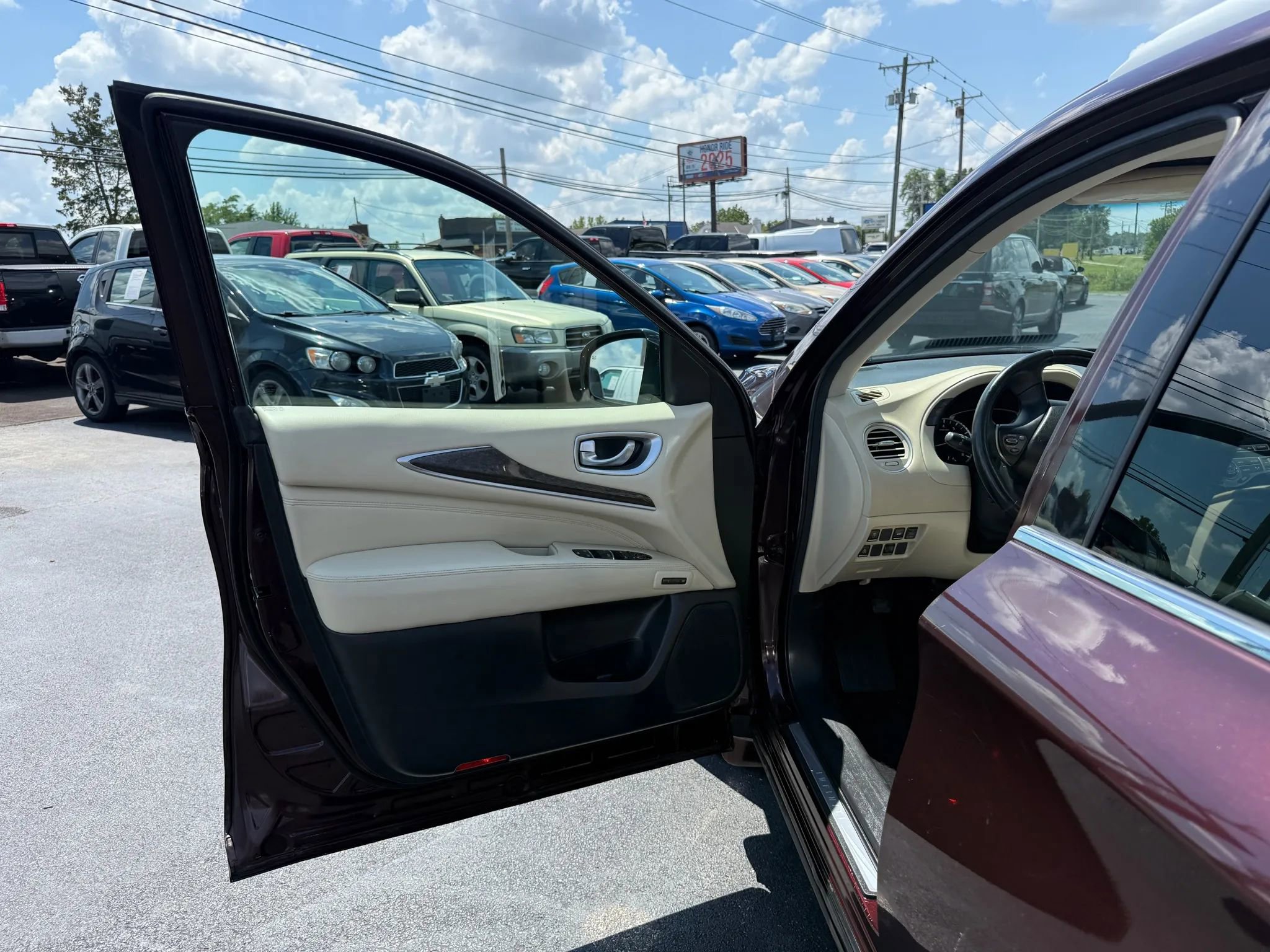 Used 2015 INFINITI QX60 AWD w/ Premium Plus Package image 36