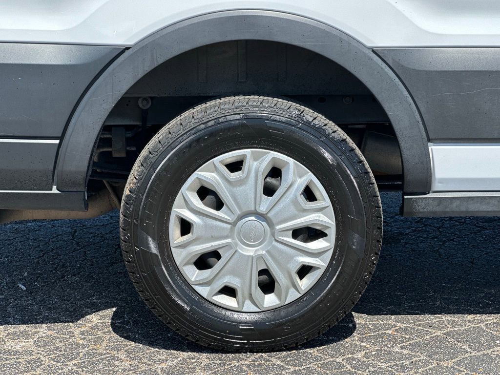 Used 2023 Ford Transit 350 XLT image 31