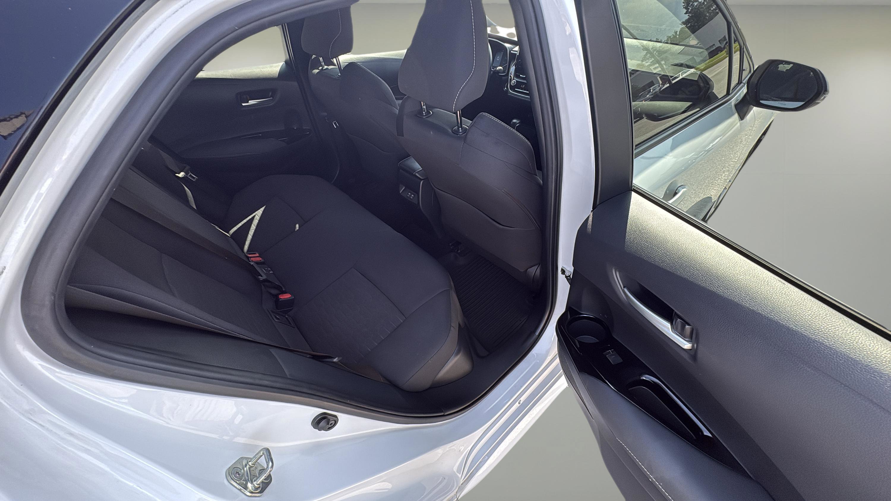 Used 2023 Toyota Corolla SE image 15