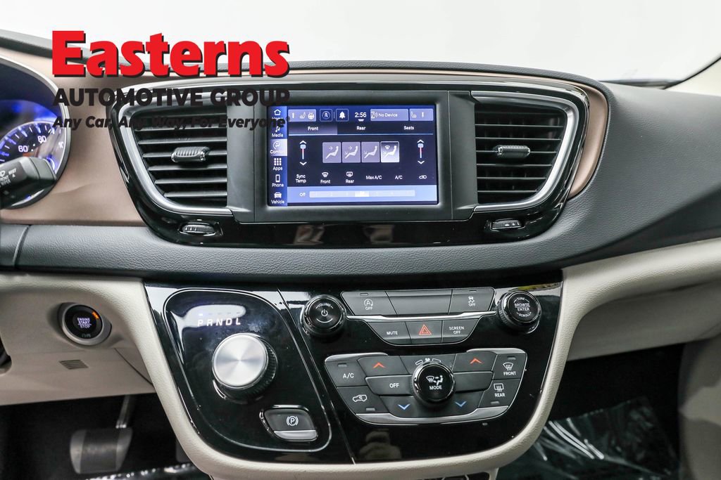 Used 2024 Chrysler Voyager LX image 12