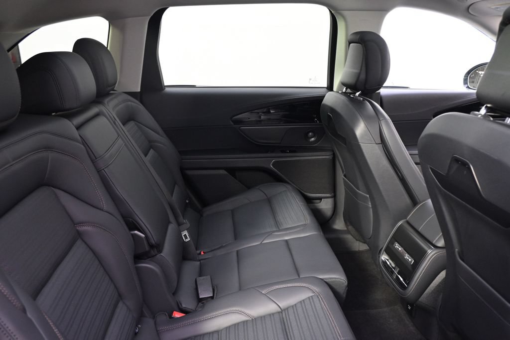 New 2026 Lincoln Nautilus Reserve w/ Jet Appearance Package AWD/4WD image 18