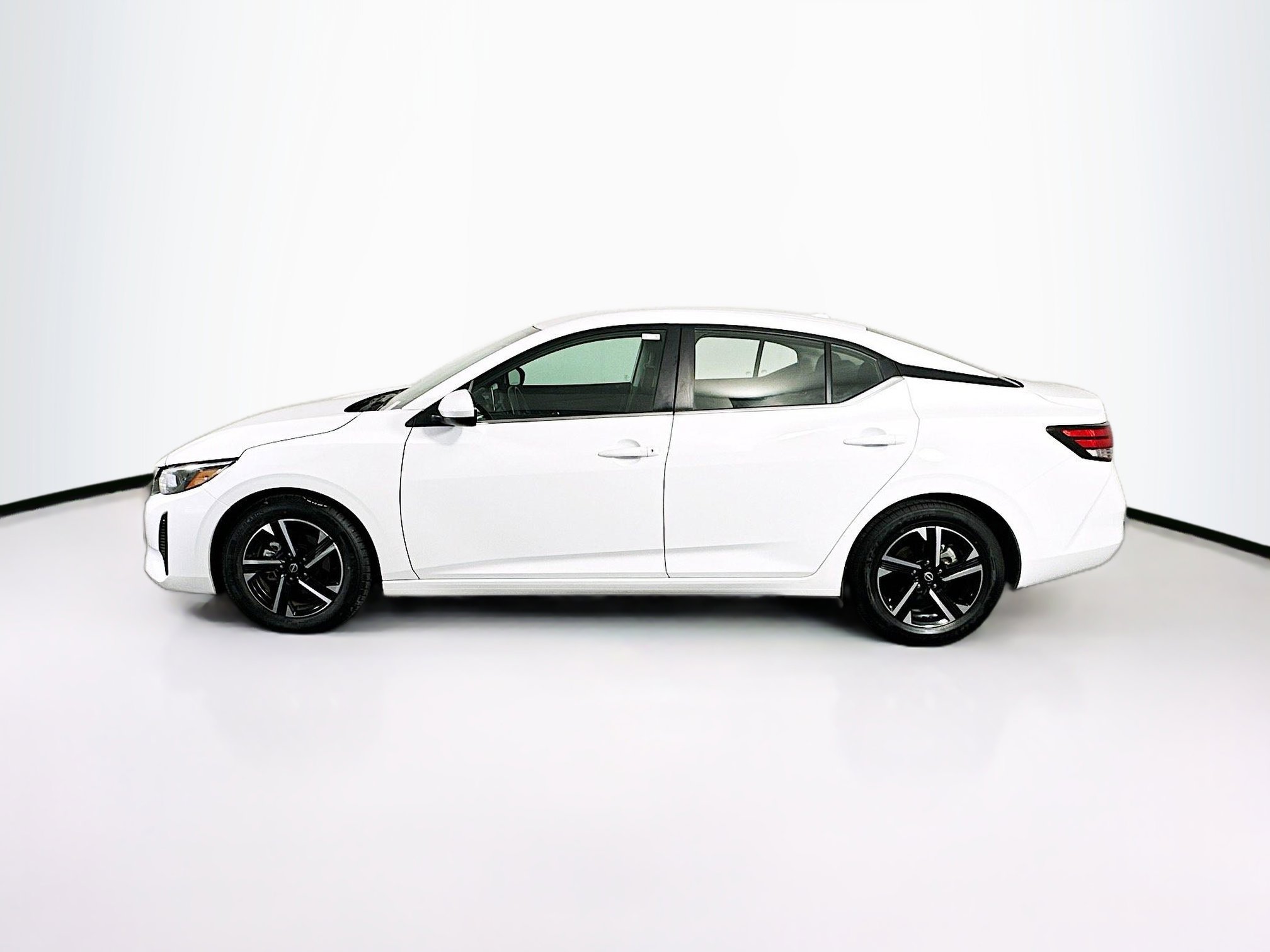 Used 2024 Nissan Sentra SV image 4