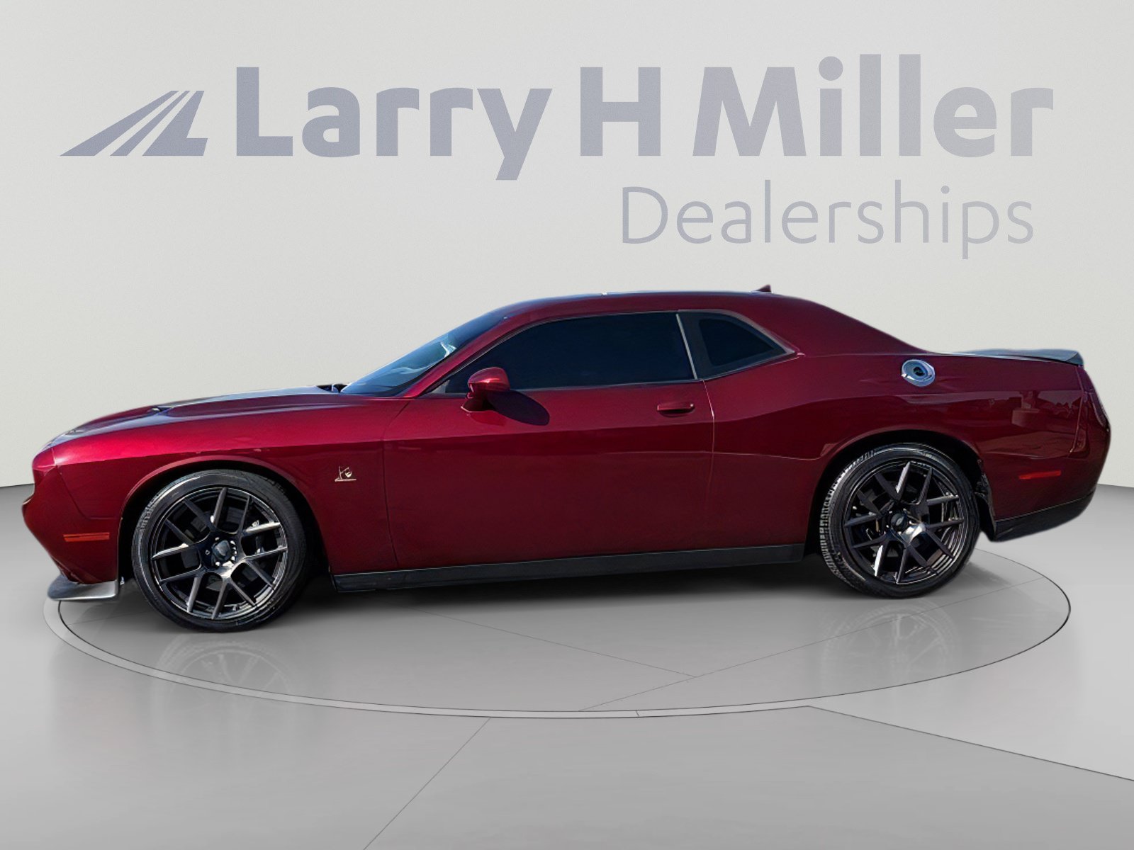 Used 2018 Dodge Challenger R/T Scat Pack w/ Leather Interior Group RWD image 3