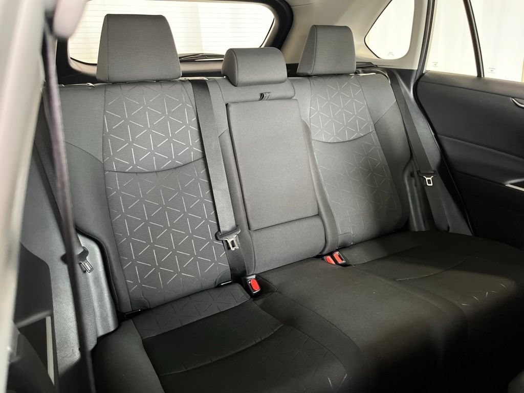 Used 2024 Toyota RAV4 XLE AWD/4WD image 32