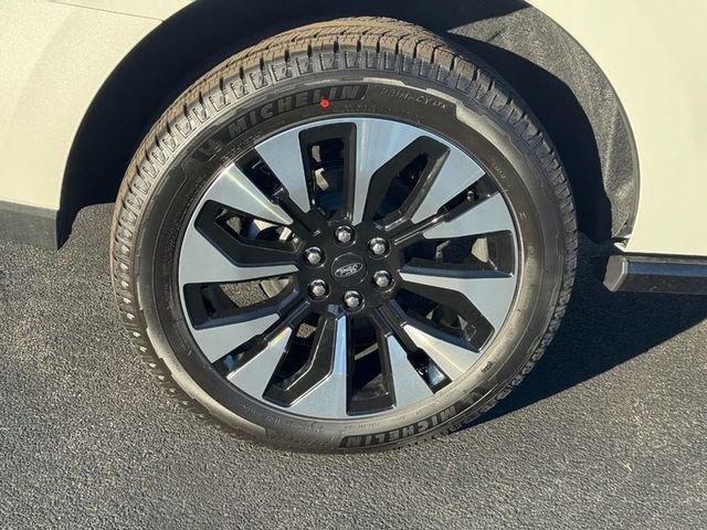New 2025 Ford Expedition Platinum w/ Driver's Package image 4