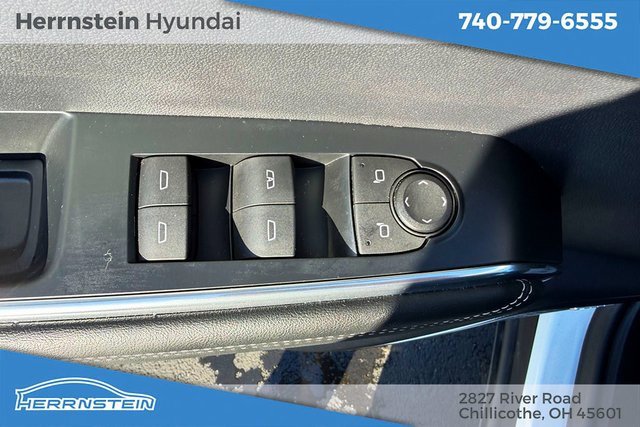 Used 2024 GMC Acadia Elevation image 13