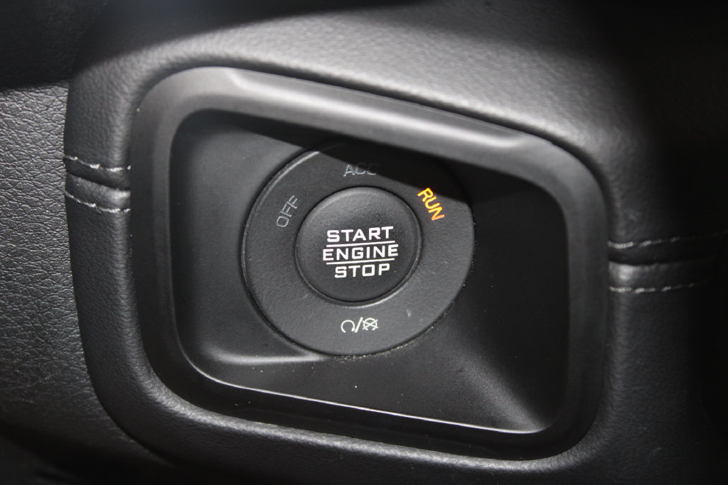 Used 2025 Jeep Wrangler Unlimited Sahara AWD/4WD image 37
