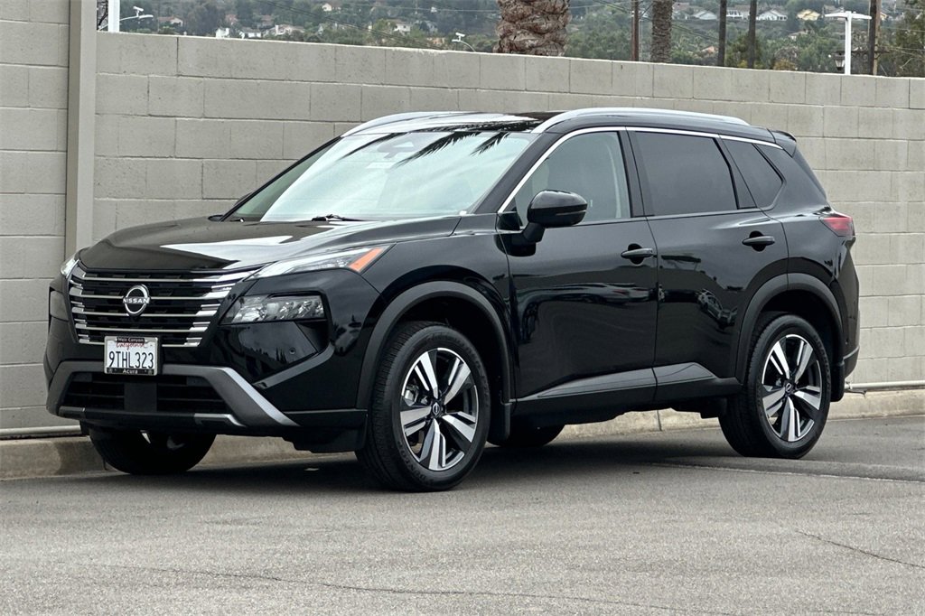 Used 2025 Nissan Rogue SL image 10