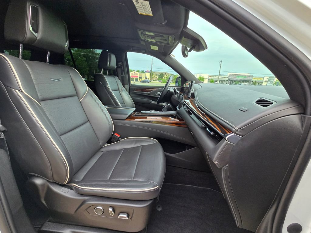 Used 2024 Cadillac Escalade Premium Luxury Platinum RWD image 13