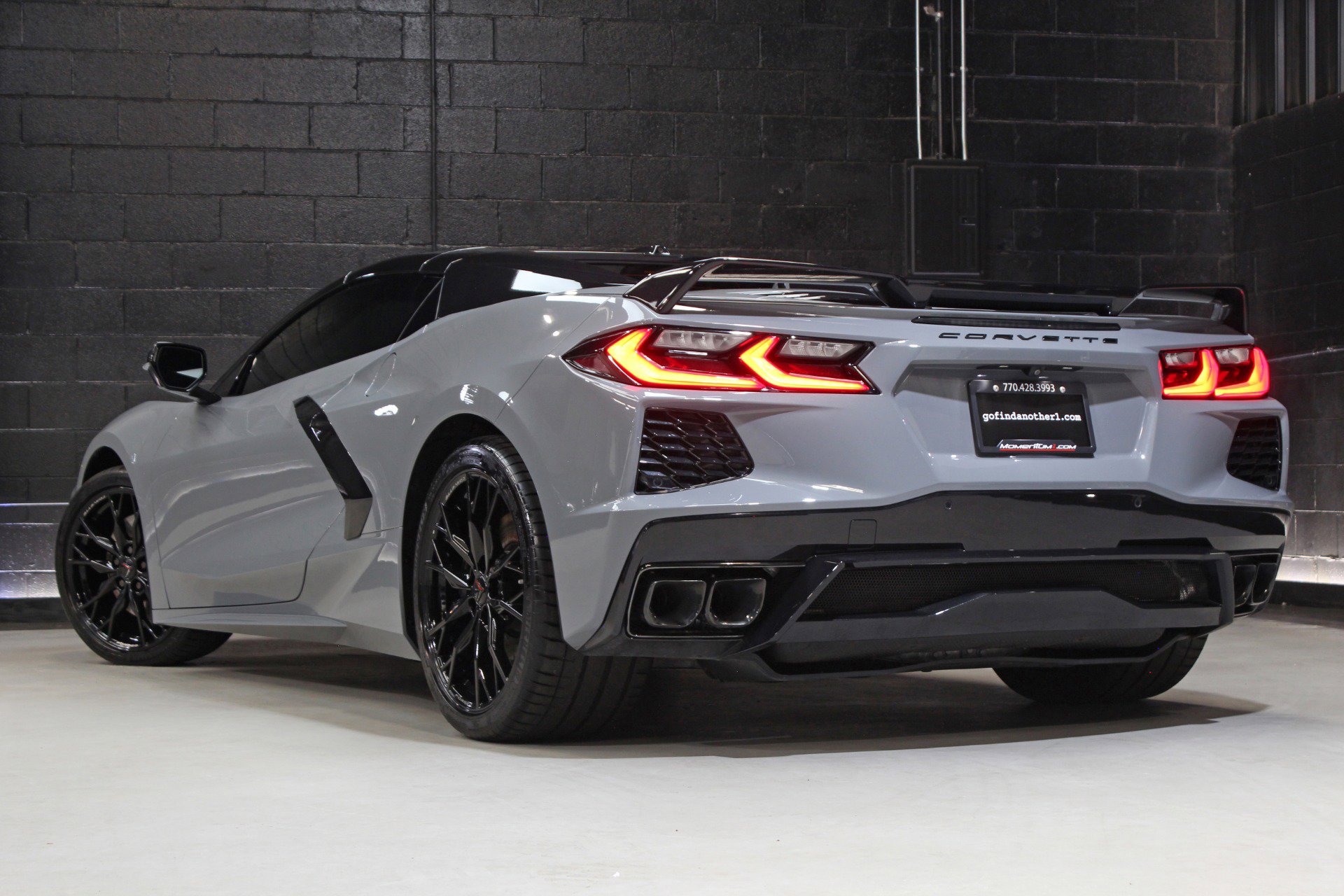 Used 2024 Chevrolet Corvette Stingray Premium Conv w/ Z51 Performance Package RWD image 17