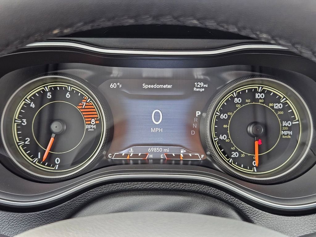 Used 2022 Jeep Cherokee Latitude Lux w/ Mopar Interior Package image 16