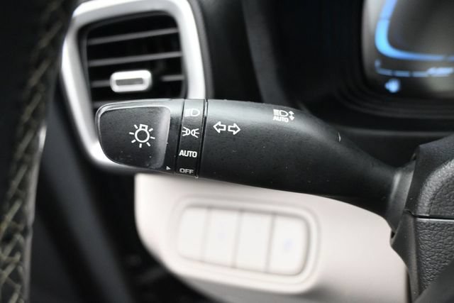Used 2024 Hyundai Venue SEL FWD image 23